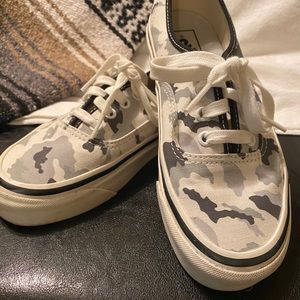 Grey camo Vans size 7